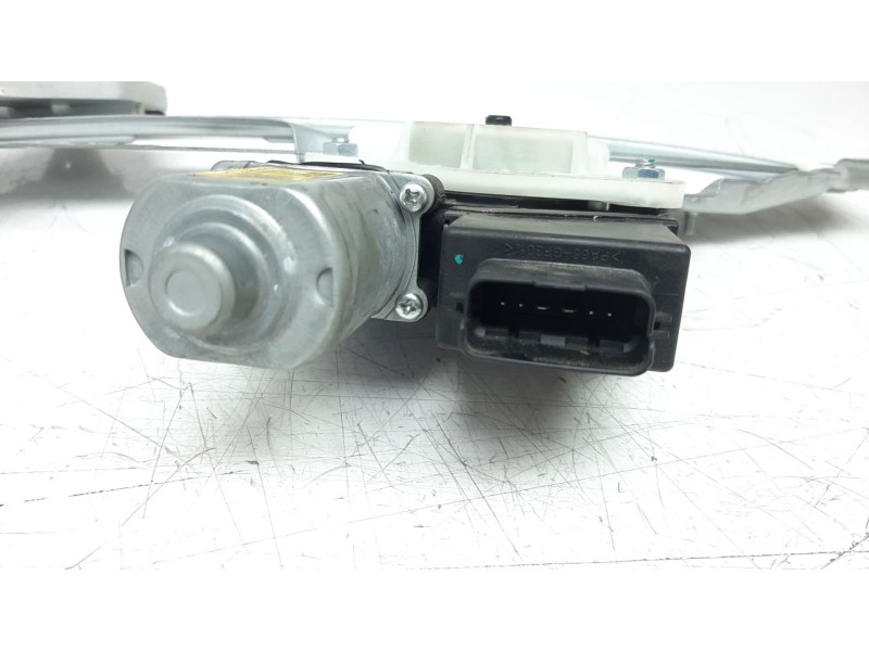 Recambio de elevalunas delantero derecho para hyundai kona referencia OEM IAM 82404J9000  