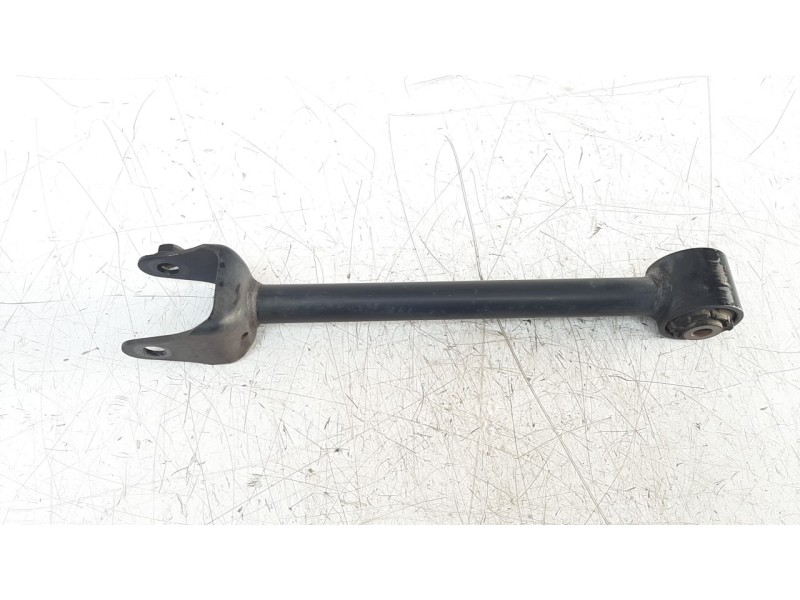 Recambio de tirante trasero derecho para mazda cx-3 2.0 cat referencia OEM IAM B45A28500  