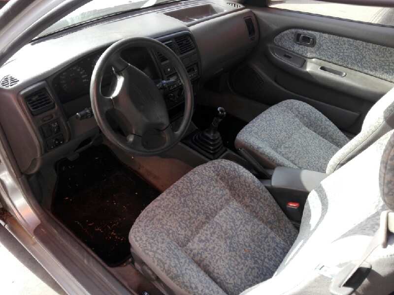 nissan almera (n15) del año 1999