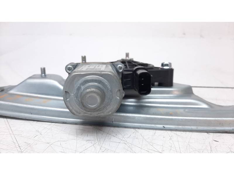 Recambio de elevalunas trasero derecho para hyundai kona referencia OEM IAM 83404J9000  