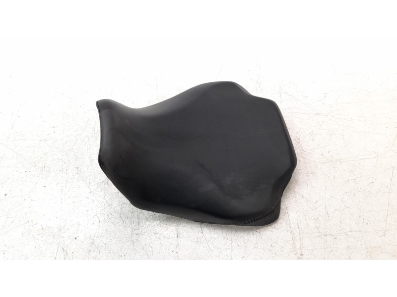 Recambio de asiento para honda cb 650r referencia OEM IAM 77100MKND510  