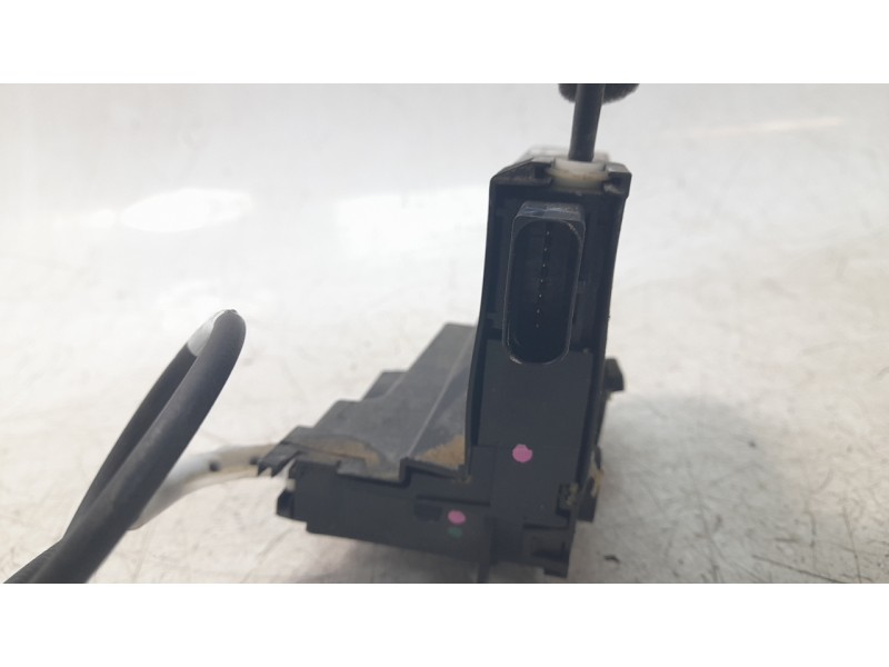 Recambio de cerradura puerta trasera derecha para peugeot 308 sw gt line referencia OEM IAM 9810309880  