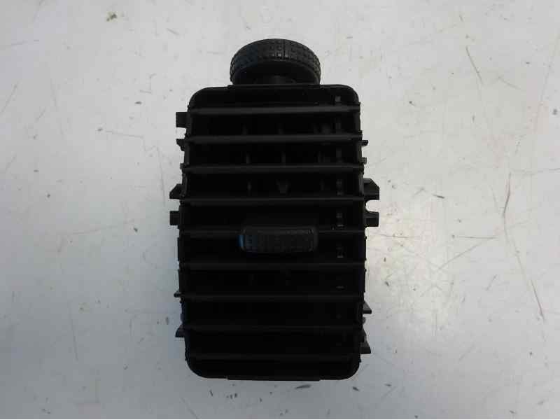 Recambio de rejilla aireadora para nissan navara pick-up (d40m) doble cab se 4x4 referencia OEM IAM 68761EB312  