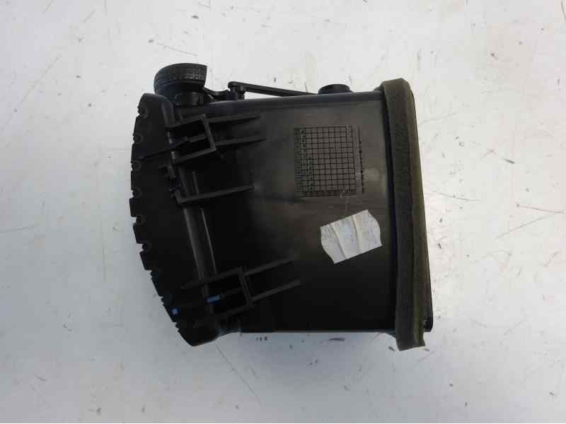 Recambio de rejilla aireadora para nissan navara pick-up (d40m) doble cab se 4x4 referencia OEM IAM 68761EB312  