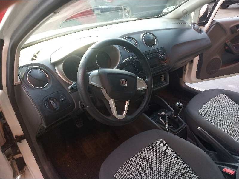 seat ibiza (6j5) del año 2008