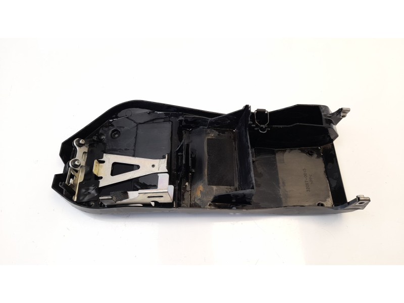 Recambio de moldura para kawasaki z 750 / z 1000 z 750 referencia OEM IAM 320970015  