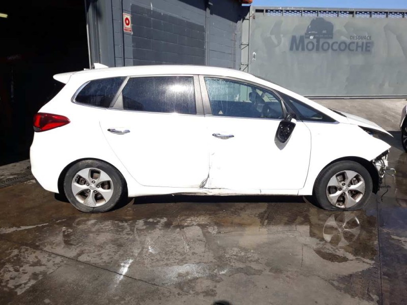 kia carens ( ) del año 2015