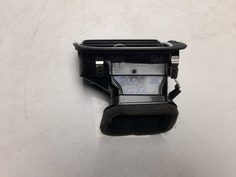 Recambio de rejilla aireadora para volkswagen polo (6c1) advance bluemotion referencia OEM IAM 6C0819704  