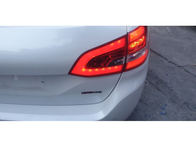 Recambio de piloto trasero derecho interior para peugeot 308 sw gt line referencia OEM IAM 9678094880  