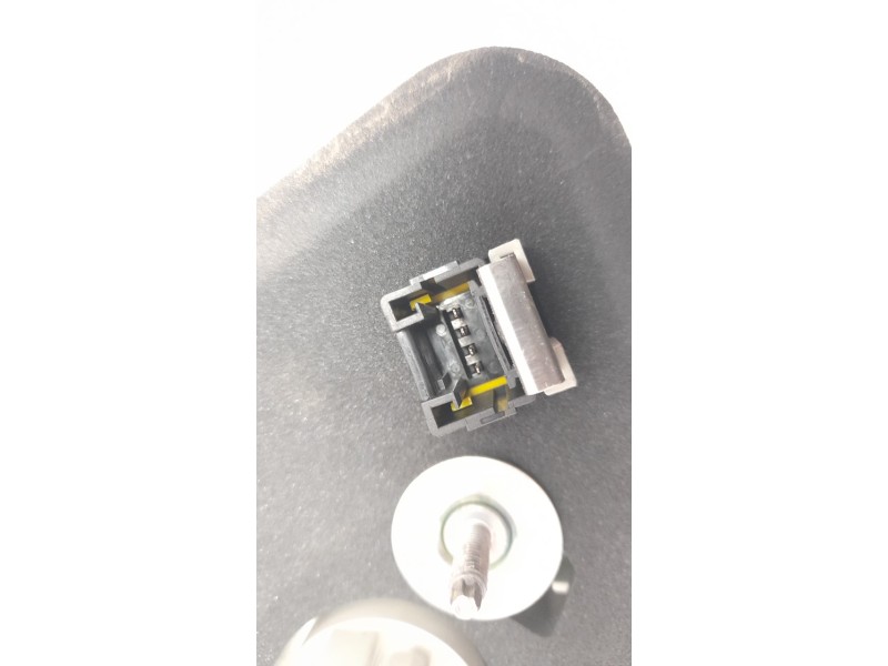 Recambio de piloto trasero derecho interior para peugeot 308 sw gt line referencia OEM IAM 9678094880  