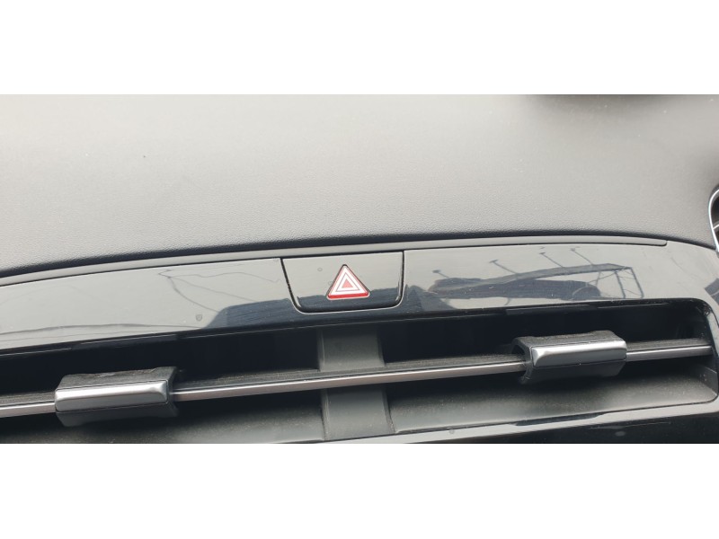 Recambio de warning para hyundai tucson (nx) klass 2wd referencia OEM IAM 93790N7000  