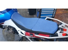 Recambio de asiento para honda africa twin referencia OEM IAM 77300MKSE21ZB   2