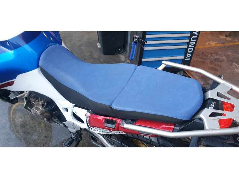 Recambio de asiento para honda africa twin referencia OEM IAM 77600MJPG50ZD  