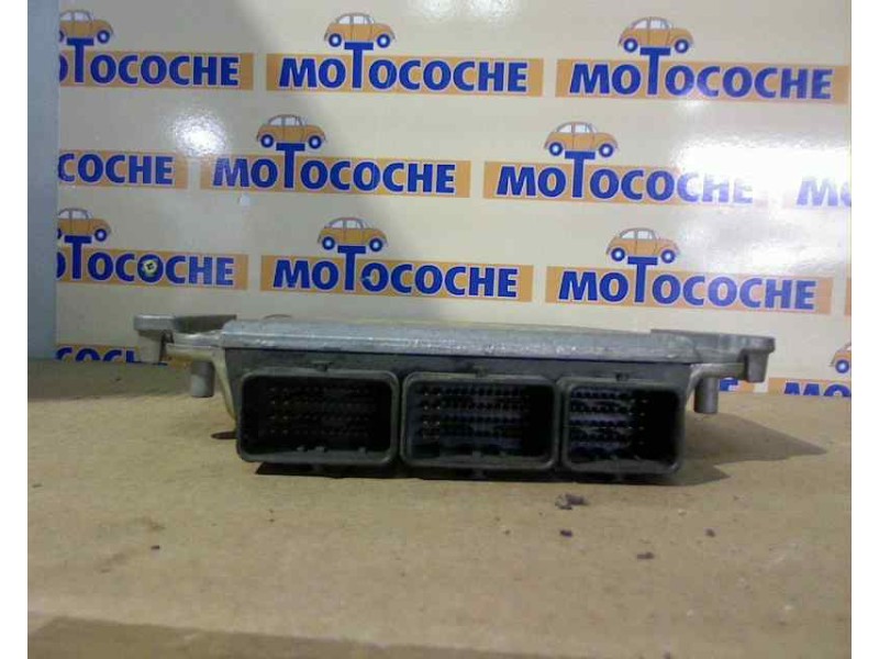 Recambio de centralita motor uce para renault megane ii berlina 3p 1.9 dci diesel referencia OEM IAM 8000039569 0281010819 2368