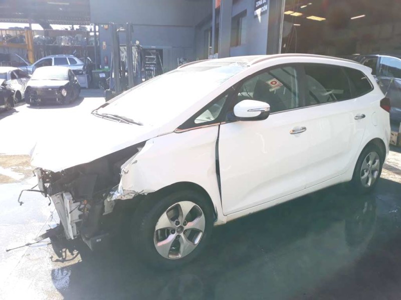 kia carens ( ) del año 2015