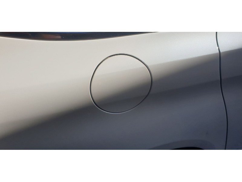 Recambio de tapa exterior combustible para peugeot 308 sw gt line referencia OEM IAM 9818229080  