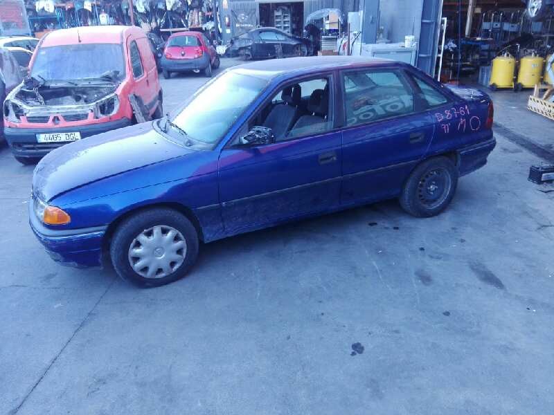 opel astra f berlina del año 1997