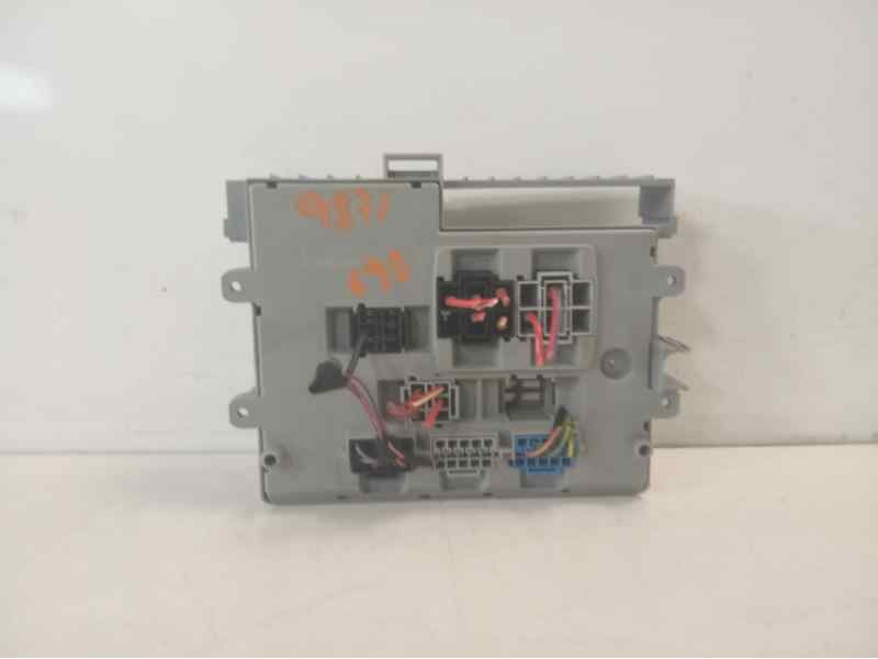 Recambio de caja reles / fusibles para bmw serie 3 berlina (e90) 320d referencia OEM IAM 10688710  