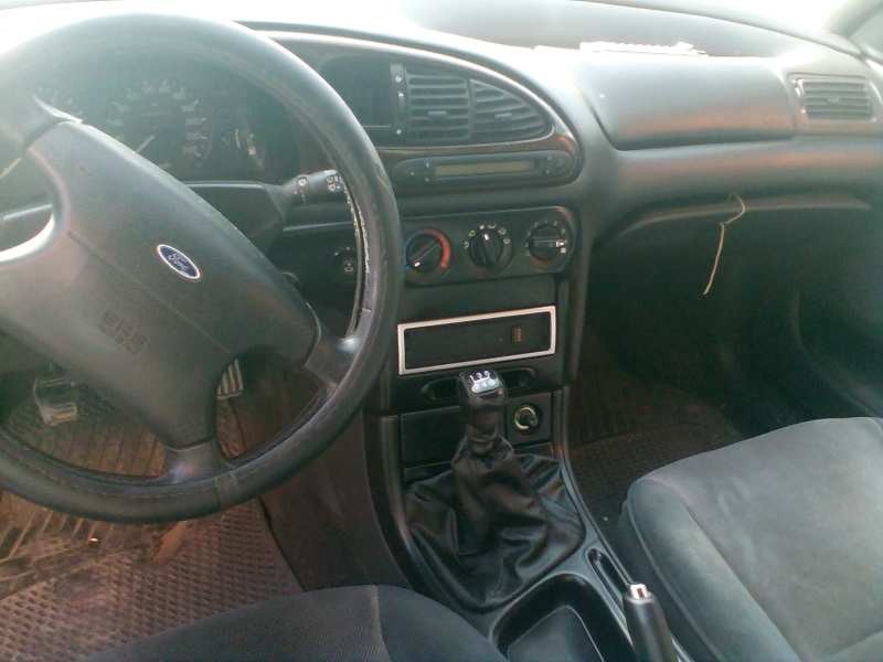 ford mondeo berlina (gd) del año 2000