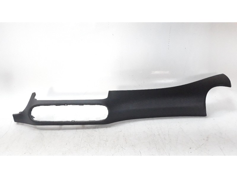 Recambio de moldura para hyundai kona referencia OEM IAM 84760J9000  
