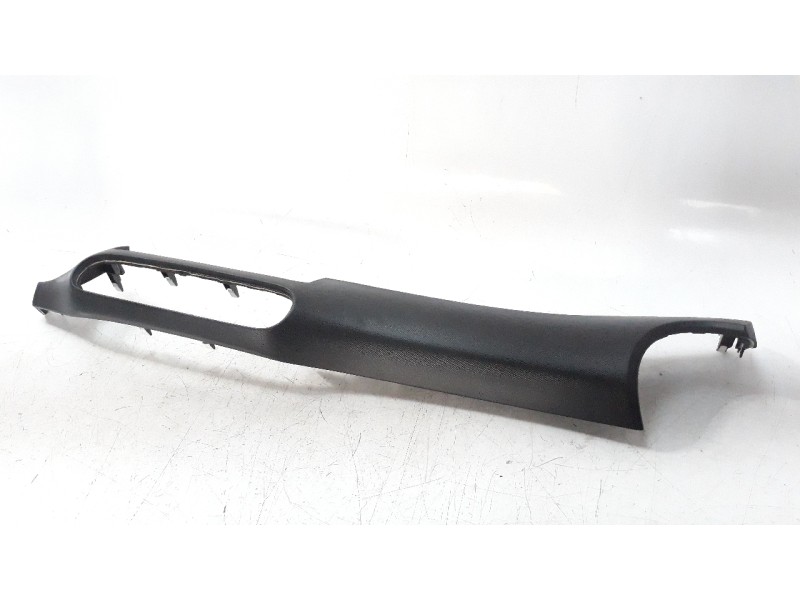 Recambio de moldura para hyundai kona referencia OEM IAM 84760J9000  