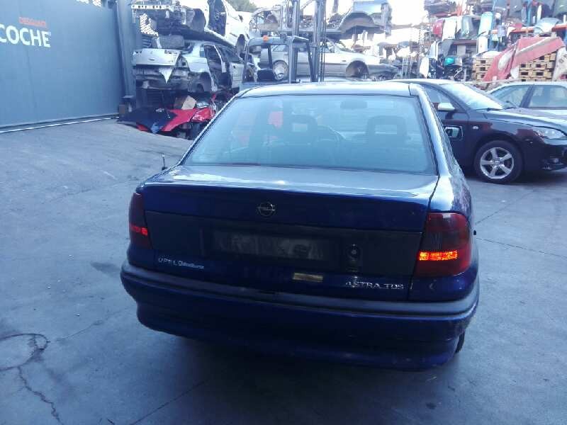 opel astra f berlina del año 1997