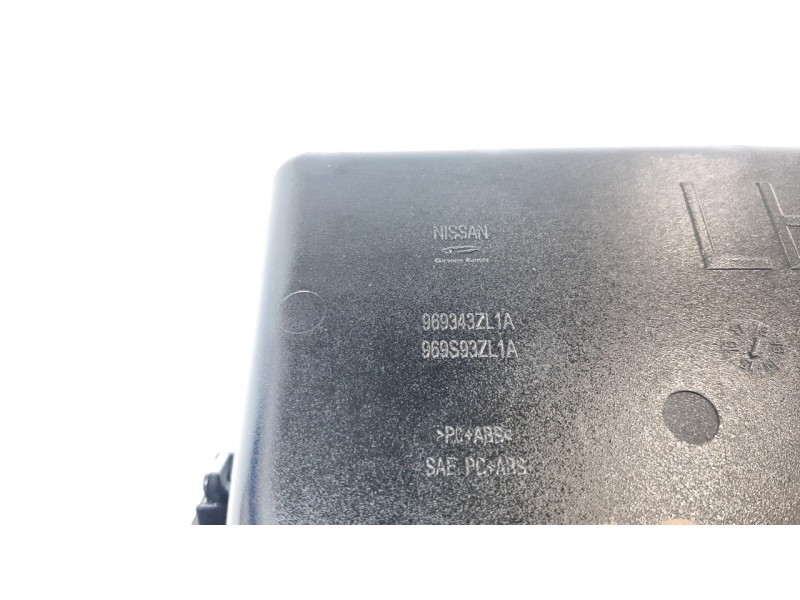 Recambio de moldura para nissan pulsar (c13) acenta referencia OEM IAM 969343ZL1A  