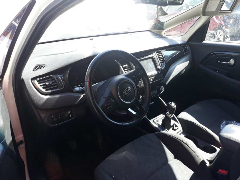 kia carens ( ) del año 2015