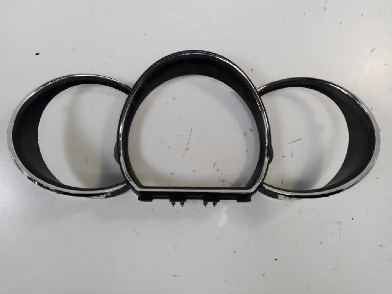 Recambio de moldura para kia cee´d drive referencia OEM IAM 84832A2000CR  