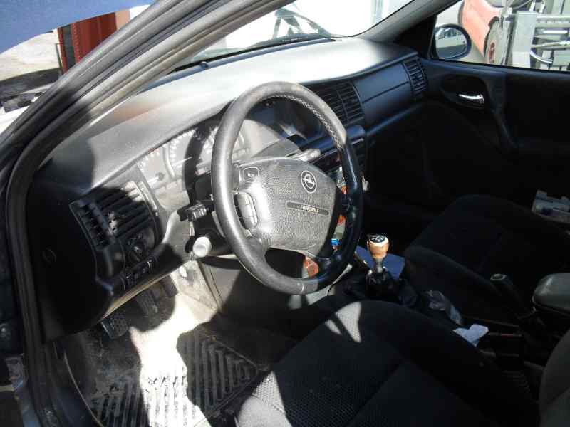 opel vectra b berlina del año 2001