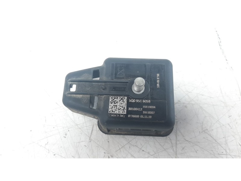 Recambio de modulo electronico para audi a6 berlina (c4) 2.5 tdi cat (ael) referencia OEM IAM 5Q0951605B  