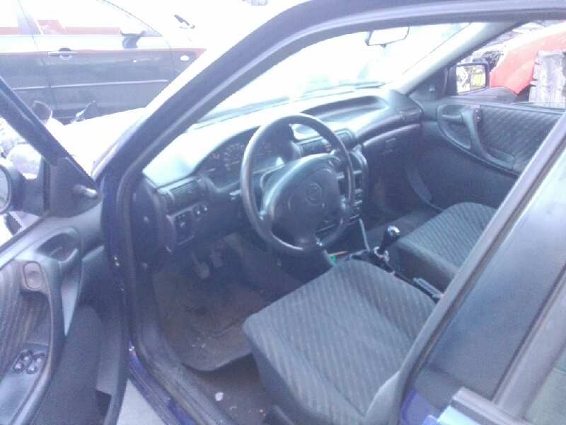 opel astra f berlina del año 1997