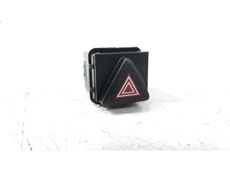 Recambio de warning para hyundai kona referencia OEM IAM 93790J9000  