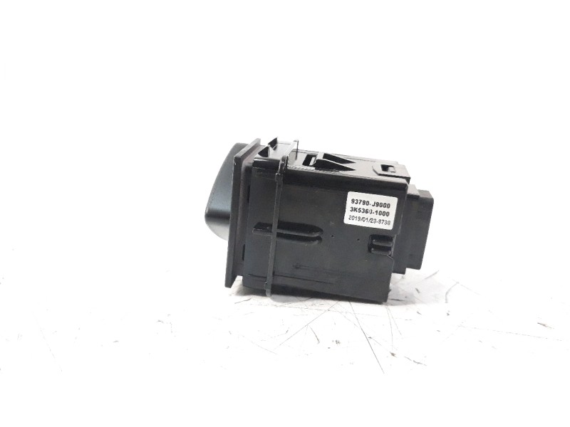 Recambio de warning para hyundai kona referencia OEM IAM 93790J9000  