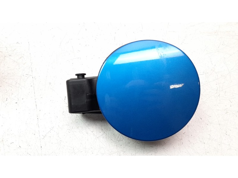 Recambio de tapa exterior combustible para hyundai tucson 1.7 crdi cat referencia OEM IAM 69513D7000  