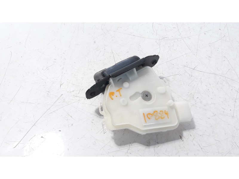 Recambio de cerradura maletero / porton para toyota yaris referencia OEM IAM 6935002090  