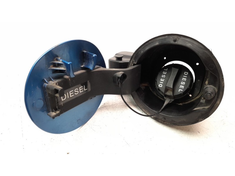 Recambio de tapa exterior combustible para hyundai tucson 1.7 crdi cat referencia OEM IAM 69513D7000  