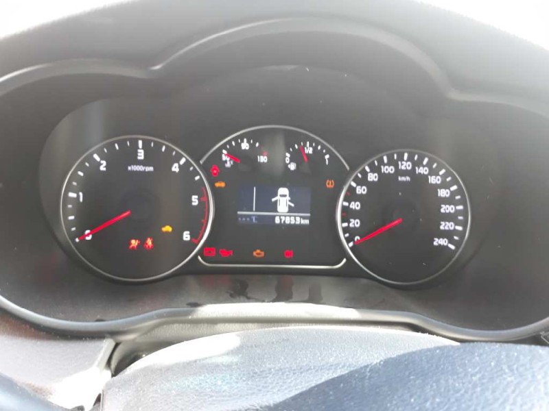 kia carens ( ) del año 2015