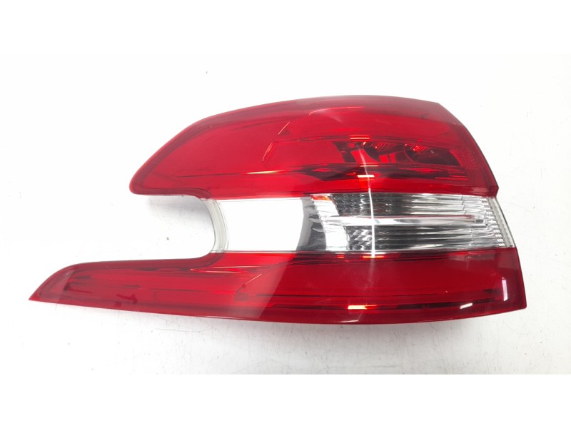 Recambio de piloto trasero izquierdo para peugeot 308 sw gt line referencia OEM IAM 9678093980  