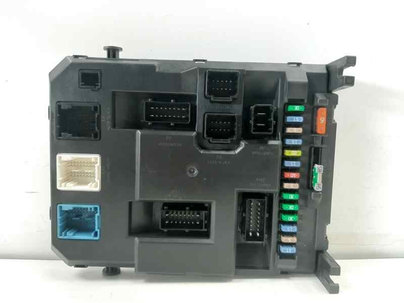 Recambio de caja reles / fusibles para citroen c3 1.2 12v vti referencia OEM IAM 9666952180 X03 