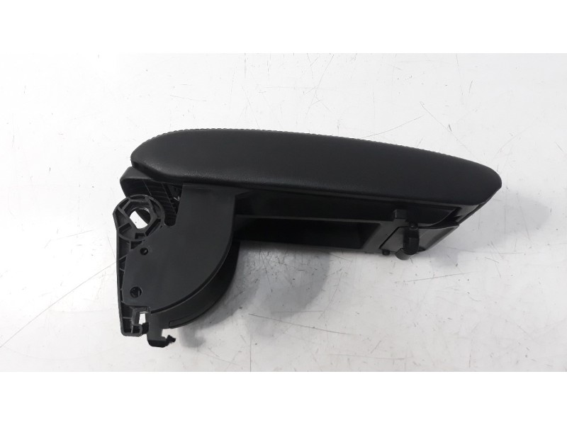 Recambio de apoyabrazos central para suzuki sx4 1.6 16v cat referencia OEM IAM 7585061M005PK  