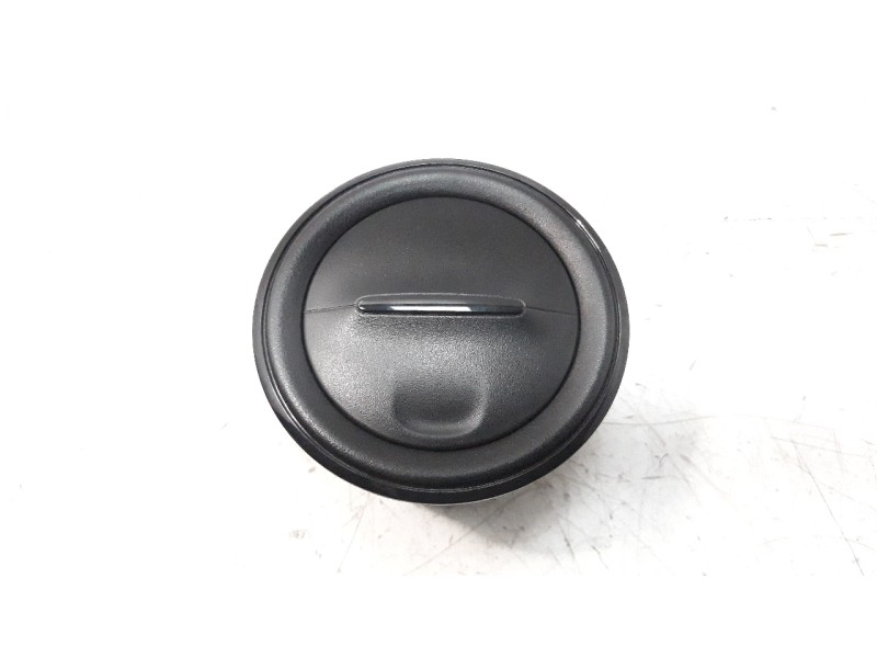 Recambio de rejilla aireadora para dacia sandero 1.0 12v cat referencia OEM IAM 687607797R  