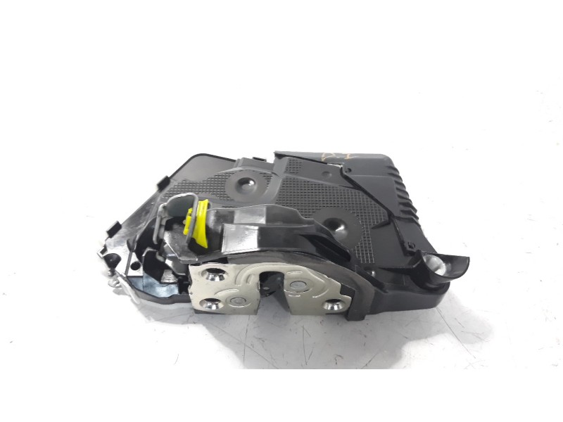 Recambio de cerradura puerta delantera izquierda para toyota yaris referencia OEM IAM T4311140F1  