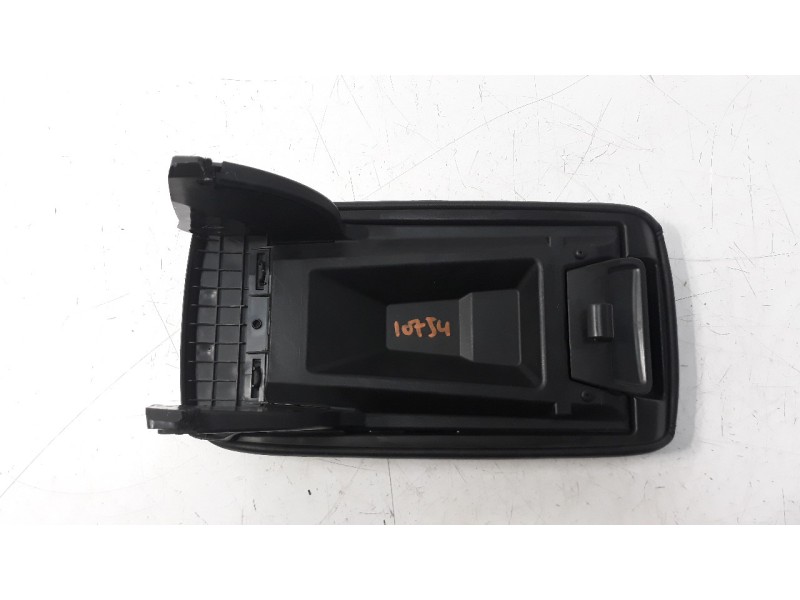 Recambio de apoyabrazos central para suzuki sx4 1.6 16v cat referencia OEM IAM 7585061M005PK  