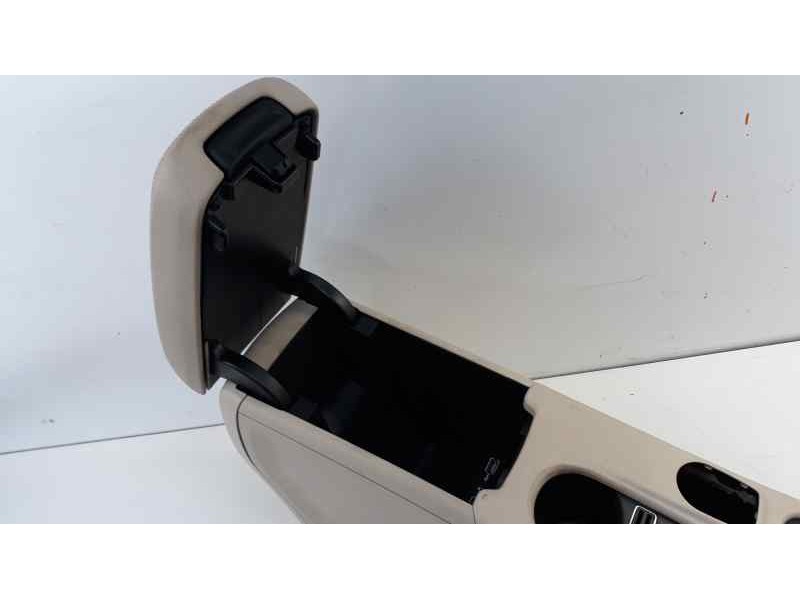 Recambio de apoyabrazos central para mercedes-benz clase cla (w117) cla 180 (117.342) referencia OEM IAM A24668014198L54  