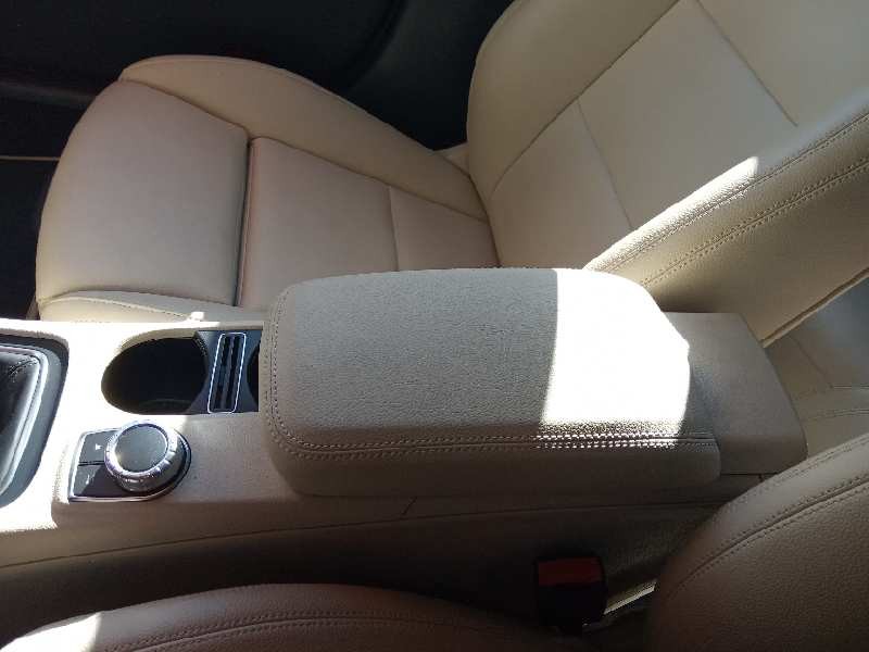 Recambio de apoyabrazos central para mercedes-benz clase cla (w117) cla 180 (117.342) referencia OEM IAM A24668014198L54  