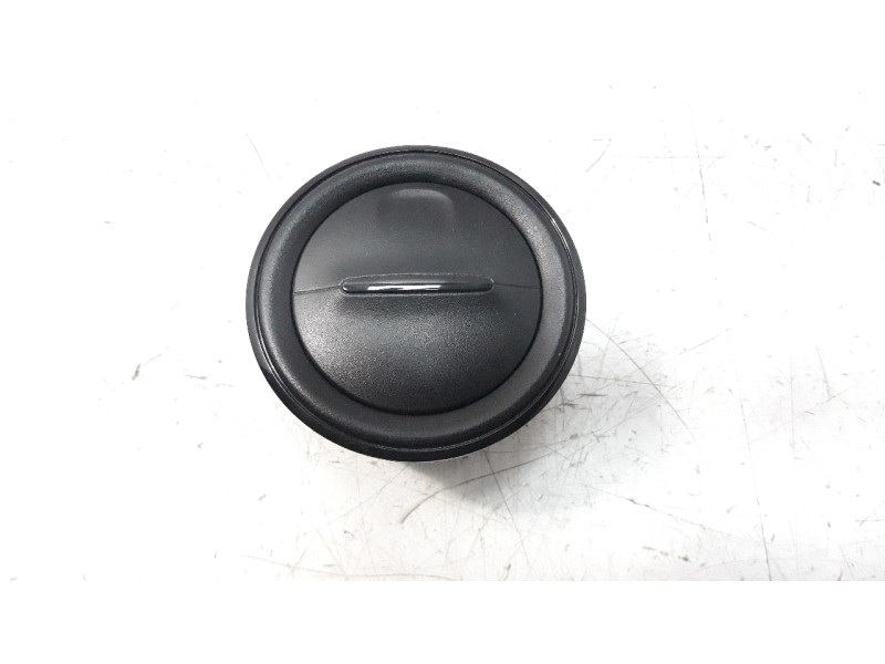 Recambio de rejilla aireadora para dacia sandero 1.0 12v cat referencia OEM IAM 687607797R  