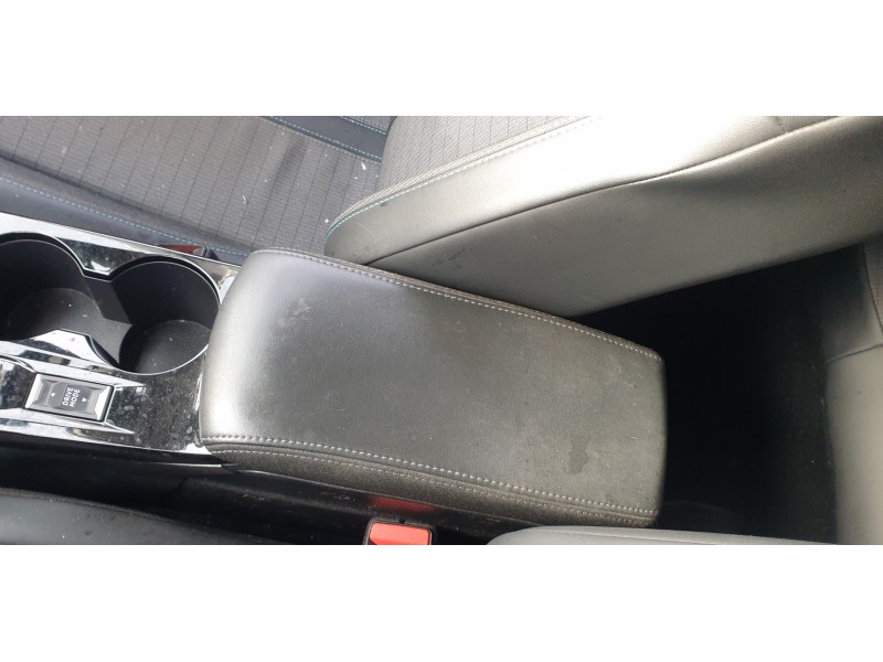 Recambio de apoyabrazos central para peugeot 2008 (p1) allure referencia OEM IAM 98257277ZD  