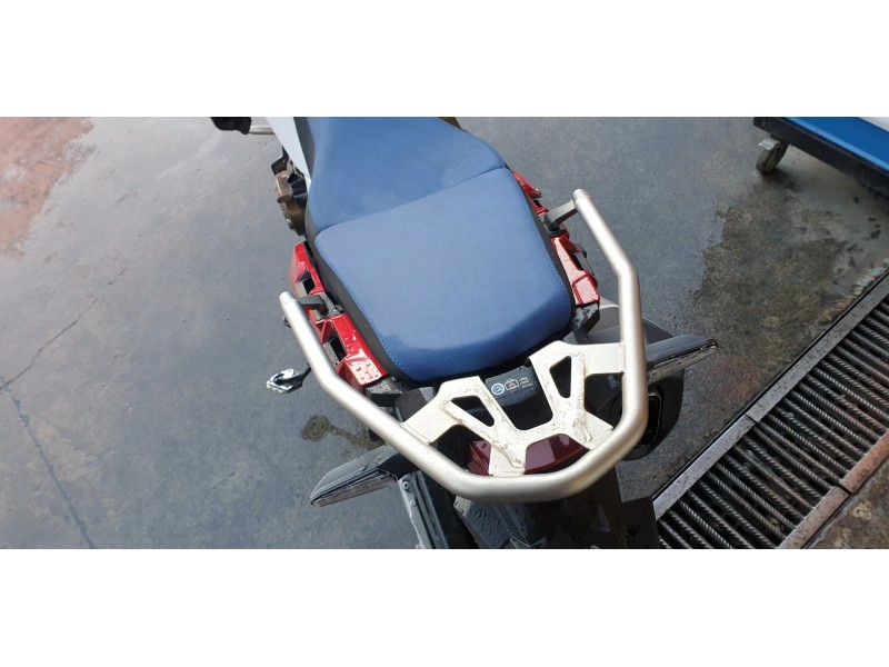 Recambio de portaequipajes para honda africa twin referencia OEM IAM 81210MKKD20  