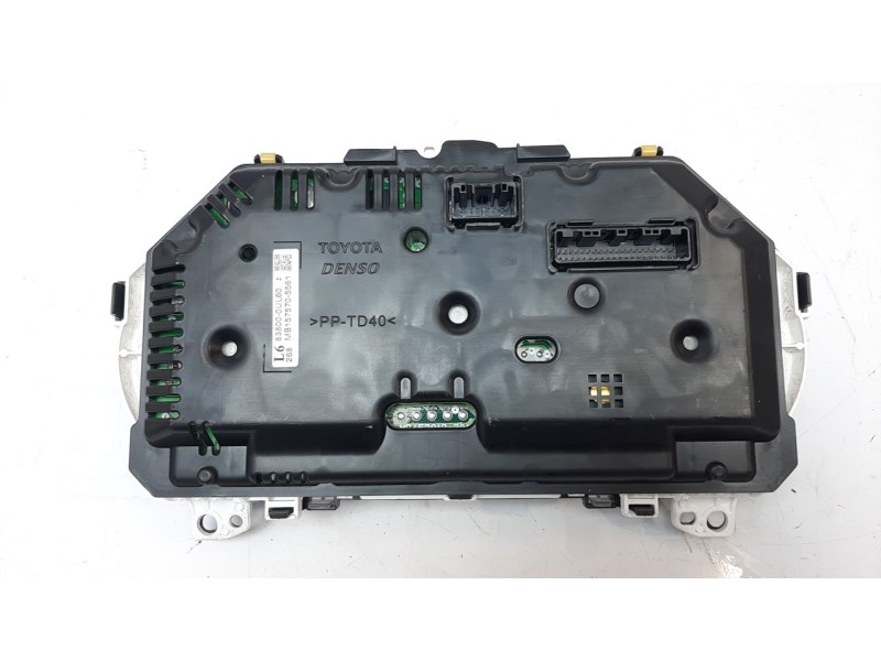 Recambio de cuadro instrumentos para toyota yaris referencia OEM IAM 838000UL60  